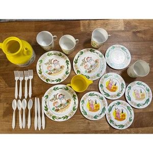Chilton Toys Aluminum Specialty 54220 Vintage Dish Set 26 Pieces Yellow Green